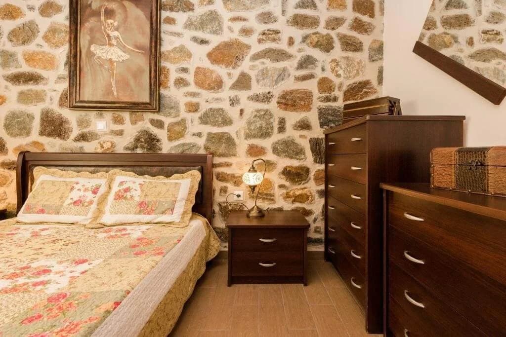 Gallery image 4 for Stone Houses 2